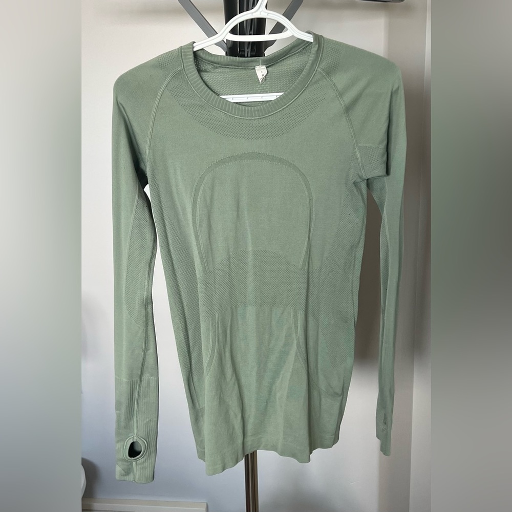 Swiftly Tech Longsleeve Lululemon shirt